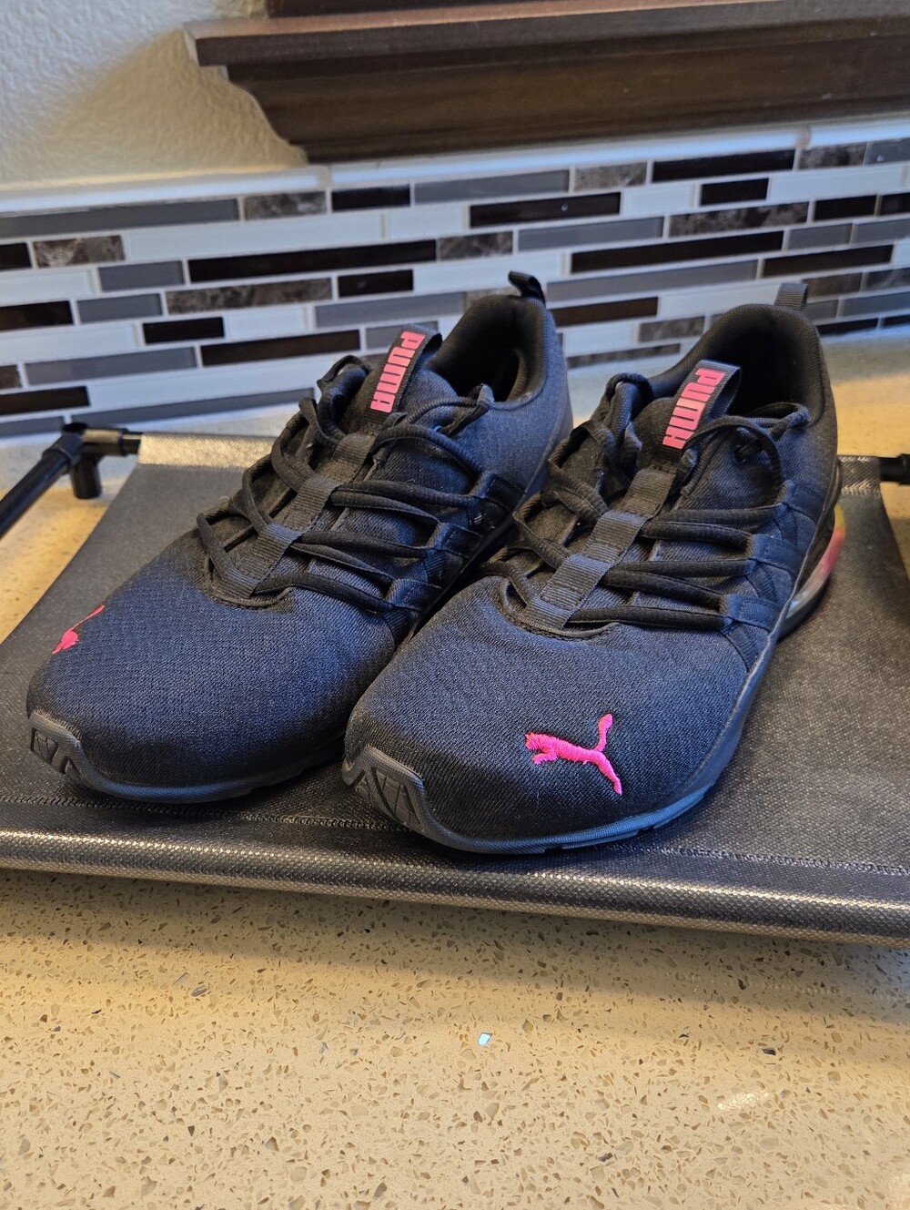 Puma Cell Vive Training Shoes Black Pink Women's Size 10 Athletic Sneakers